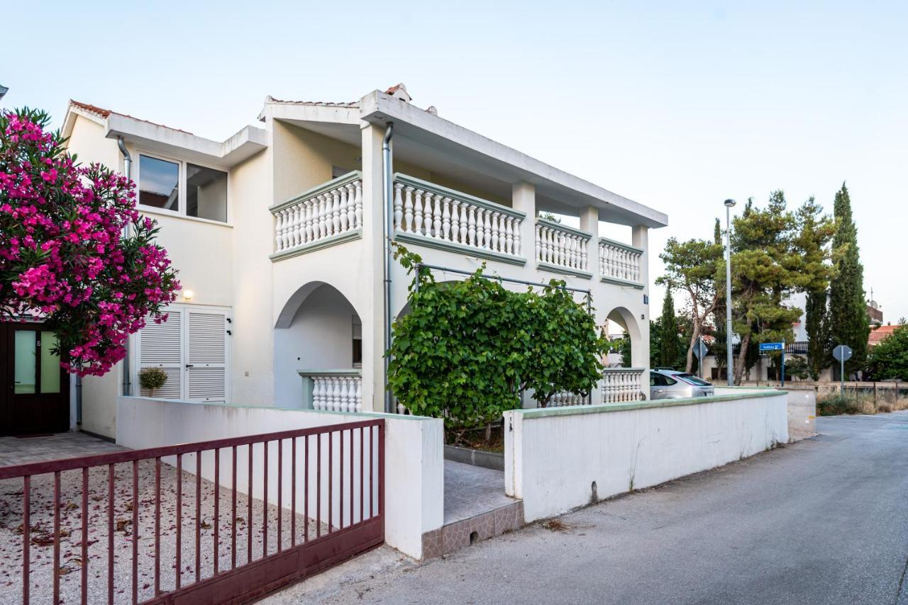 Magnolia Apartmani Vodice Exterior photo